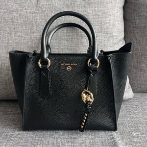 Michael Kors Black Leather Crossbody Bag - Kris satchel